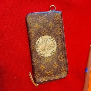 100% Authentic LOUIS VUITTON